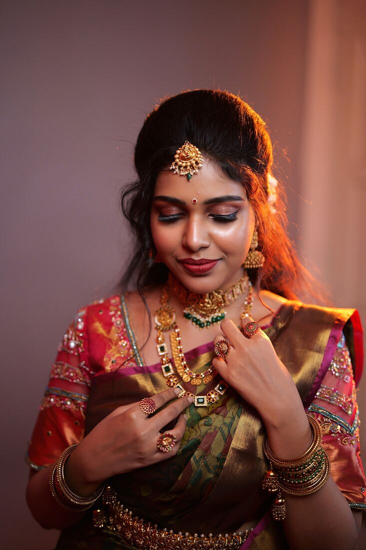 South Indian bride in silk saree with temple jewellery after bridal makeover